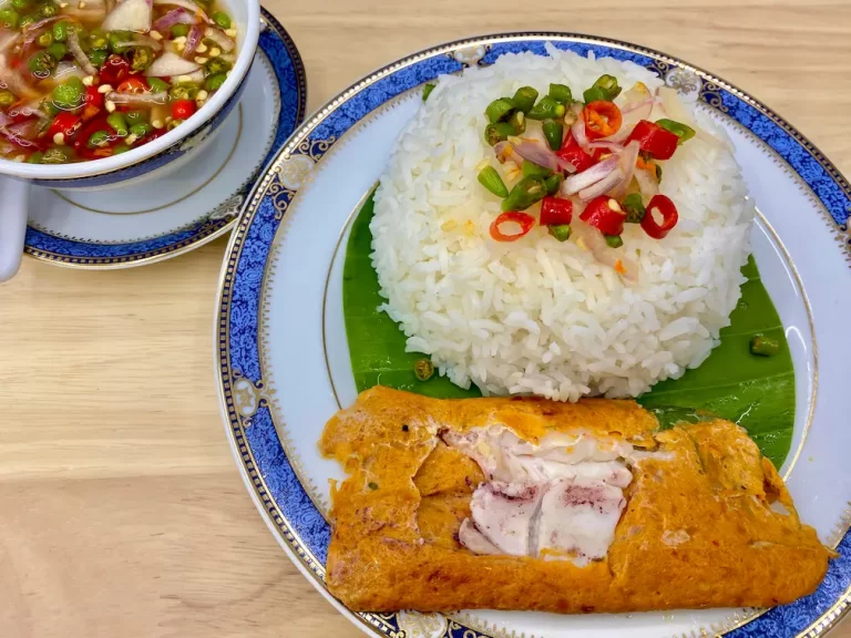 ห่อหมกทะเลกุ้งกับหมึก